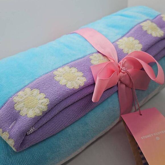 Stoney Clover Lane x Target Beach Towel Rainbow Embossed Blue With Purple Daisy - Picture 4 of 6